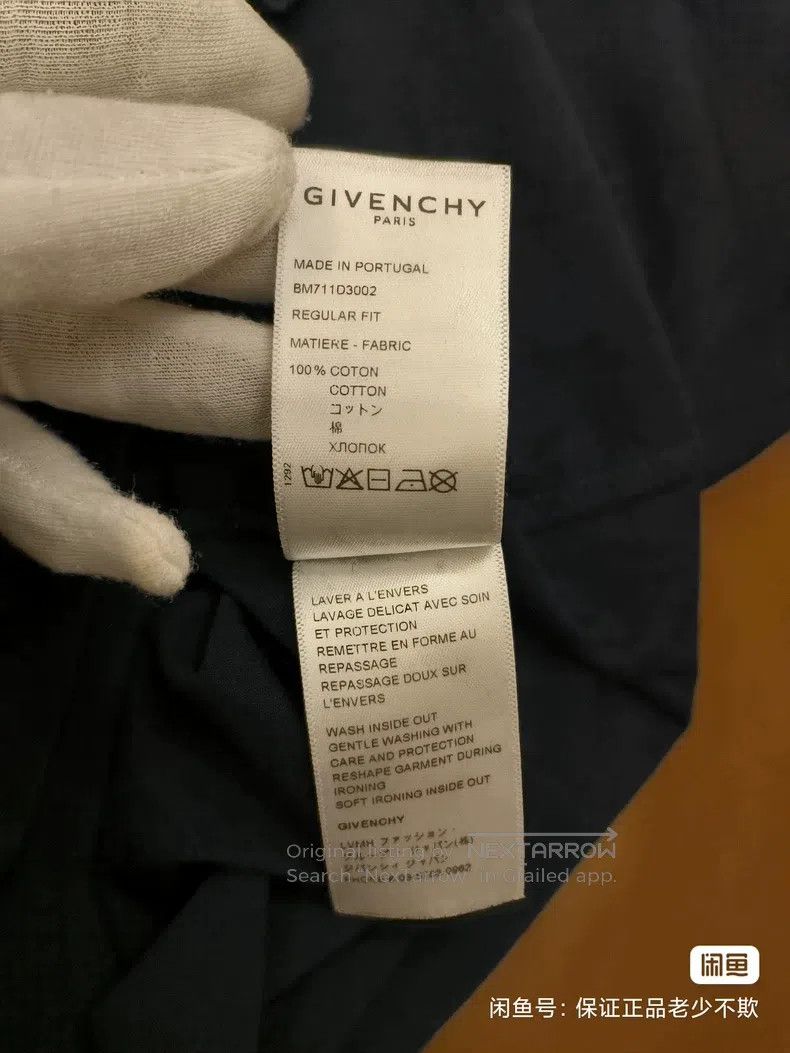 Givenchy Givenchy Short-sleeve T-shirt (3D logo metallic print) Size US M / EU 48-50 / 2 - 7 Thumbnail