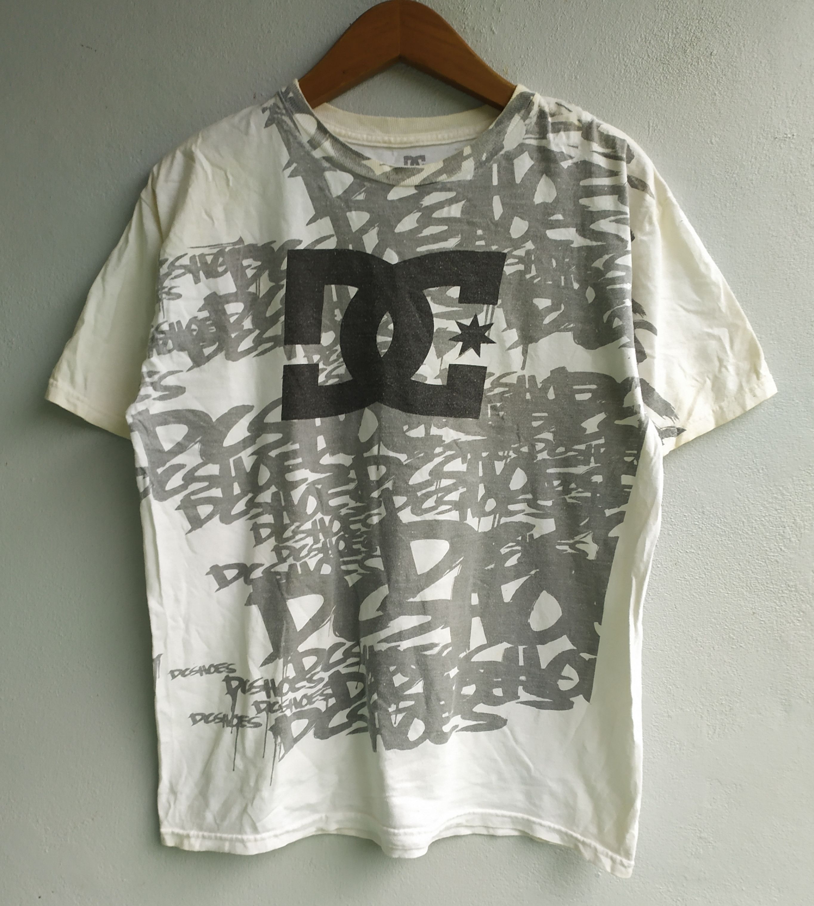 DC × Vintage Dc Shoes T-Shirt Size US M / EU 48-50 / 2 - 1 Thumbnail
