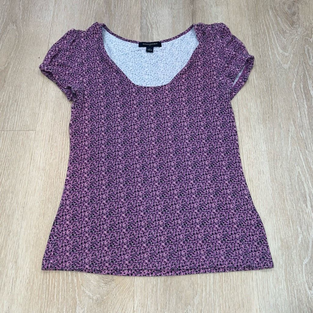Banana Republic Banana Republic Purple Patterned Short Sleeve T-Shirt, Scoop neck Women’s Small Size S / US 4 / IT 40 - 7 Thumbnail