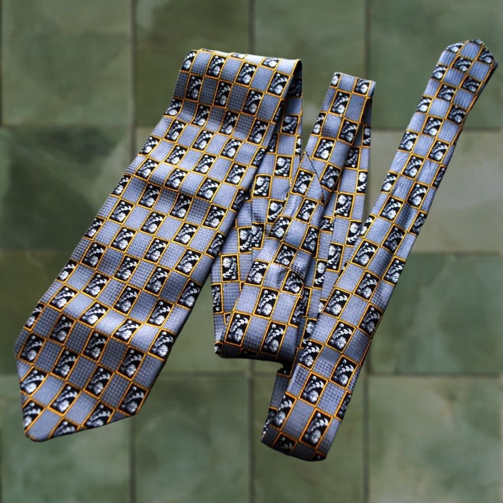 Versace VINTAGE GIANNI VERSACE CLASSIC V2 100% SETA SILK TIE GRAY GOLD CHECKED Size ONE SIZE - 1 Thumbnail