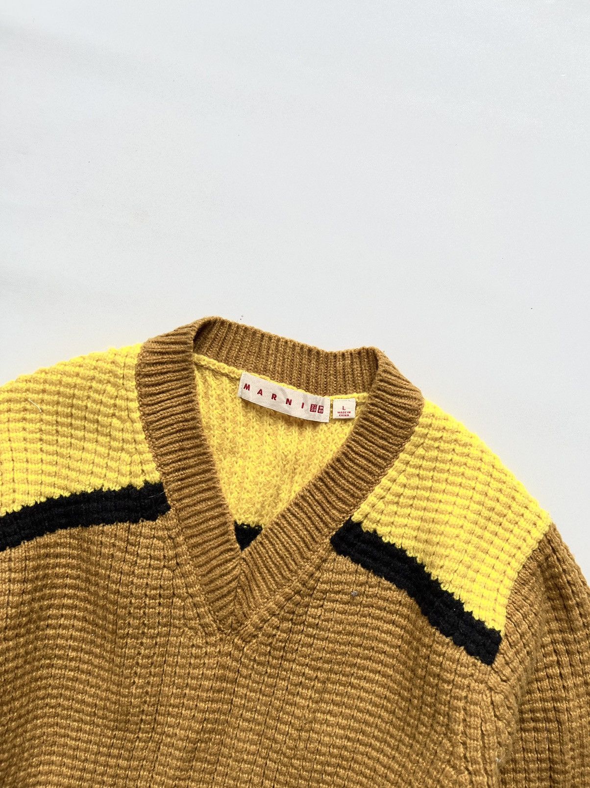 Marni × Uniqlo Marni x uniqlo knitted v-neck long sleeve cropped sweater Size L / US 10 / IT 46 - 2 Thumbnail