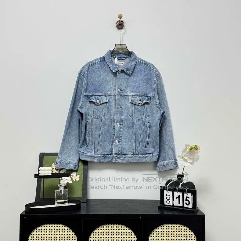 Balenciaga Balenciaga Back Diamond Letter Logo Denim Jacket Size XXS / US 00 / IT 34 - 1 Thumbnail