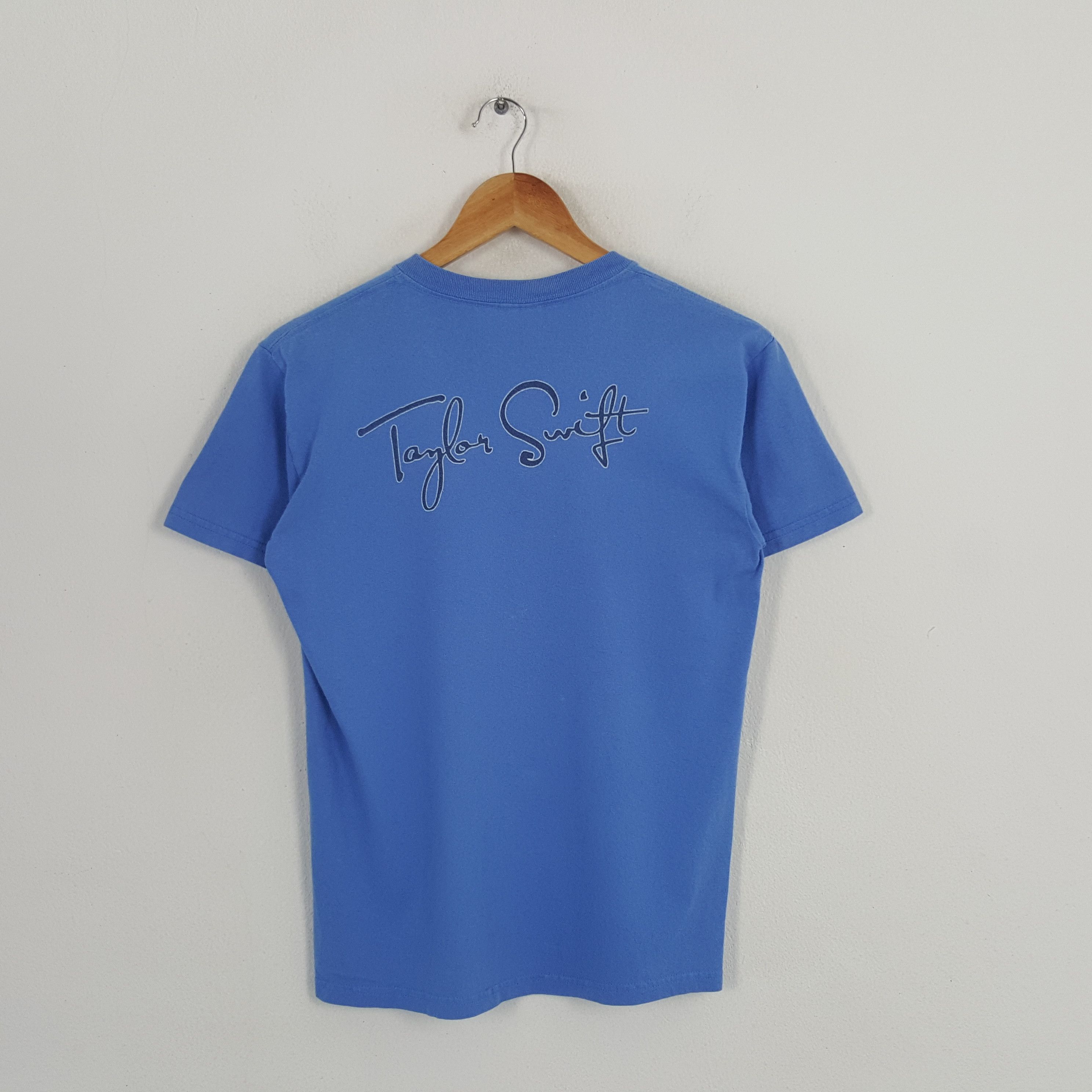 Band Tees Vintage Taylor Swift Solo Singer Tshirt C219N58 Size US S / EU 44-46 / 1 - 3 Thumbnail