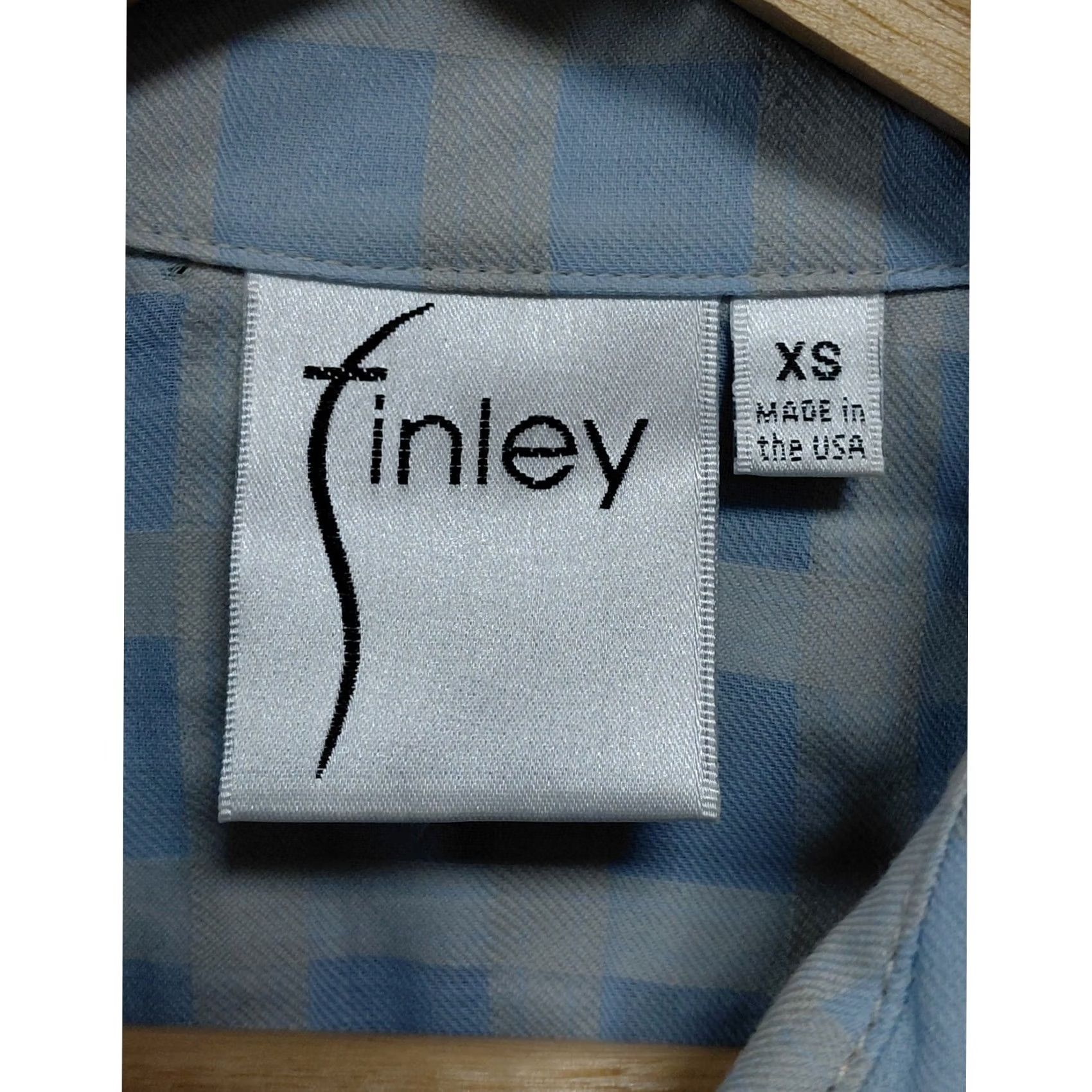 Vintage VINTAGE? No. Finley Blue Checkered Button Down Cotton Shirt Women’s XS Shirt Women XS Blue Checkered Button-Down Cotton Shirt Women’s XS Size XS / US 0-2 / IT 36-38 - 3 Thumbnail