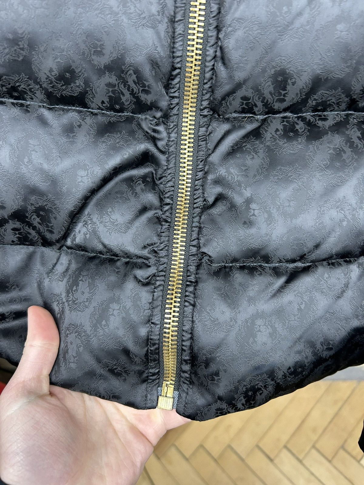 Versace × Versus × Versus Versace Versus Versace Down Jacket Lion Monogram Size US M / EU 48-50 / 2 - 9 Thumbnail