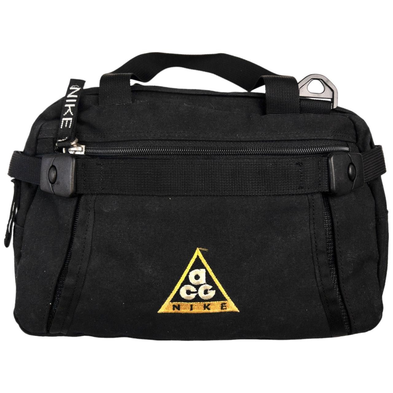 Nike ACG Vintage Nike ACG Cross Body Bag Size ONE SIZE - 1 Thumbnail