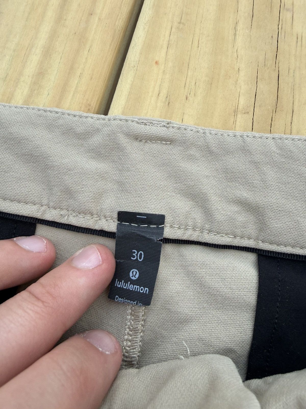Lululemon Lululemon khaki shorts Size US 30 / EU 46 - 2 Thumbnail