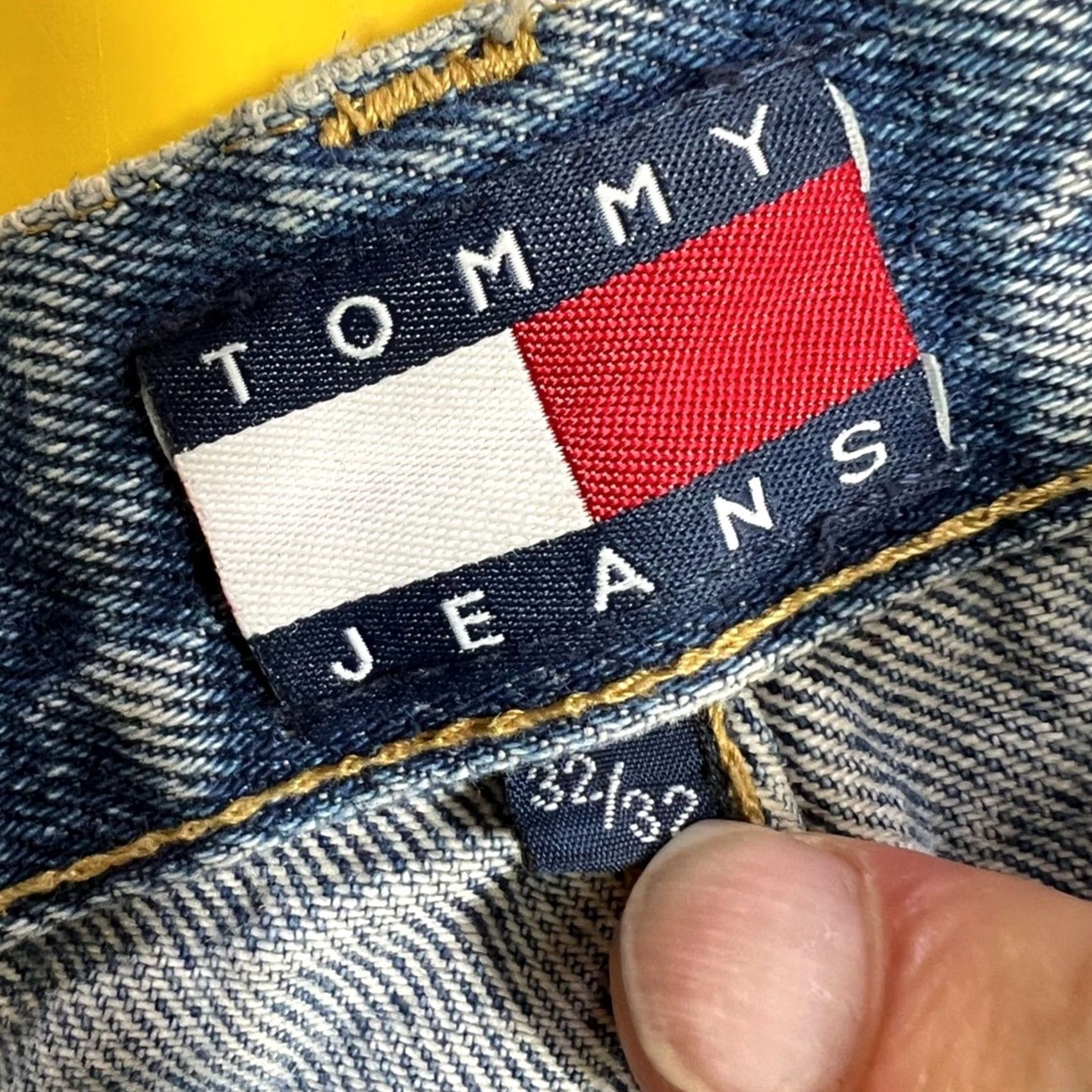 Tommy Hilfiger Vintage Tommy Hilfiger Relaxed Fit Jeans 32x32 Detail Side Patch Size US 32 / EU 48 - 6 Thumbnail