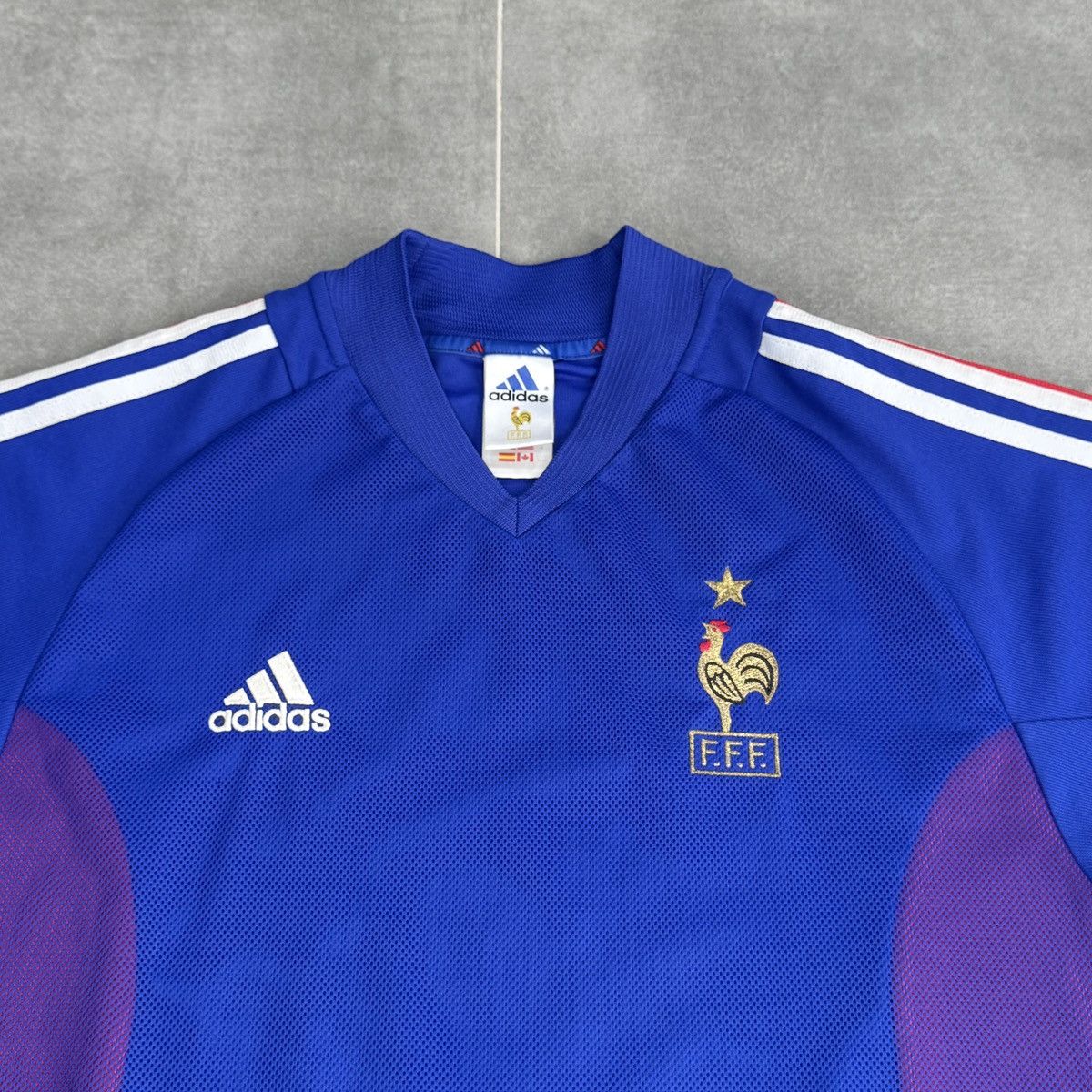Vintage Vintage Adidas France National 2002/2004 Home Soccer Jersey Size US M / EU 48-50 / 2 - 7 Thumbnail