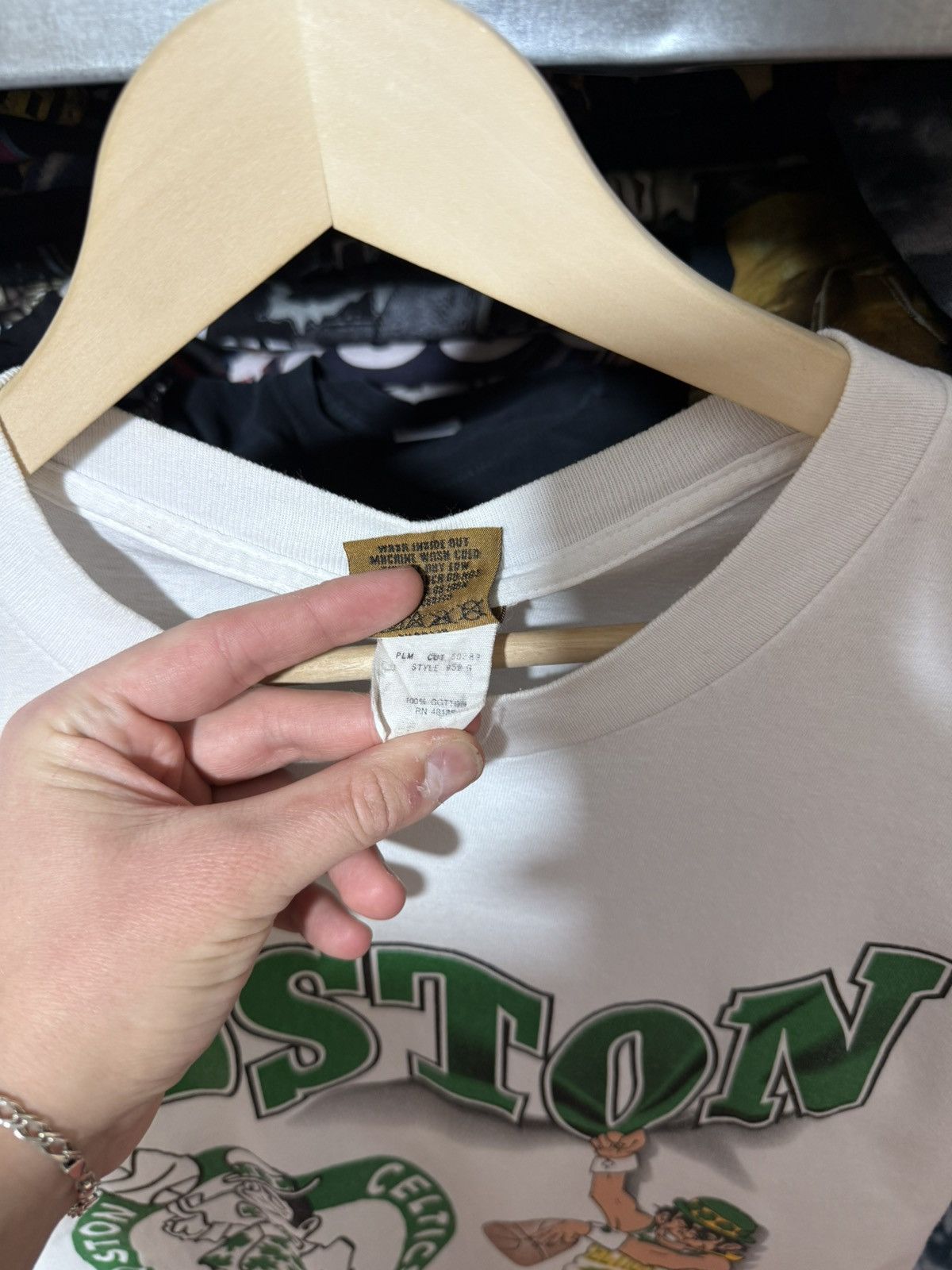 Nutmeg Vintage 90’s Nutmeg Boston Celtics NBA T-Shirt Y2K Hype Size US XL / EU 56 / 4 - 7 Thumbnail