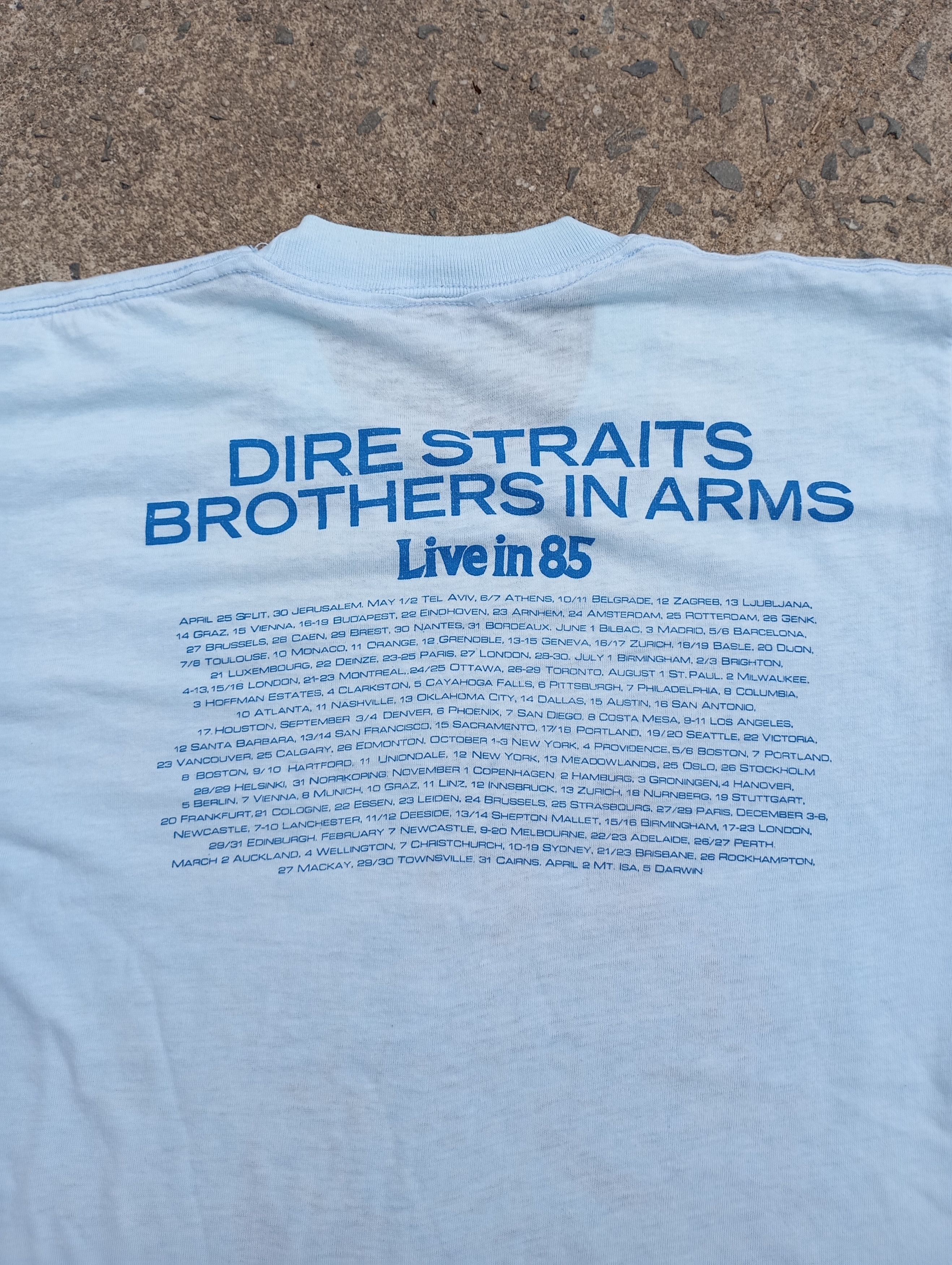 Band Tees × Vintage Vintage 1985 Dire Straits Brothers in Arms Live in T shirt Size US M / EU 48-50 / 2 - 6 Thumbnail