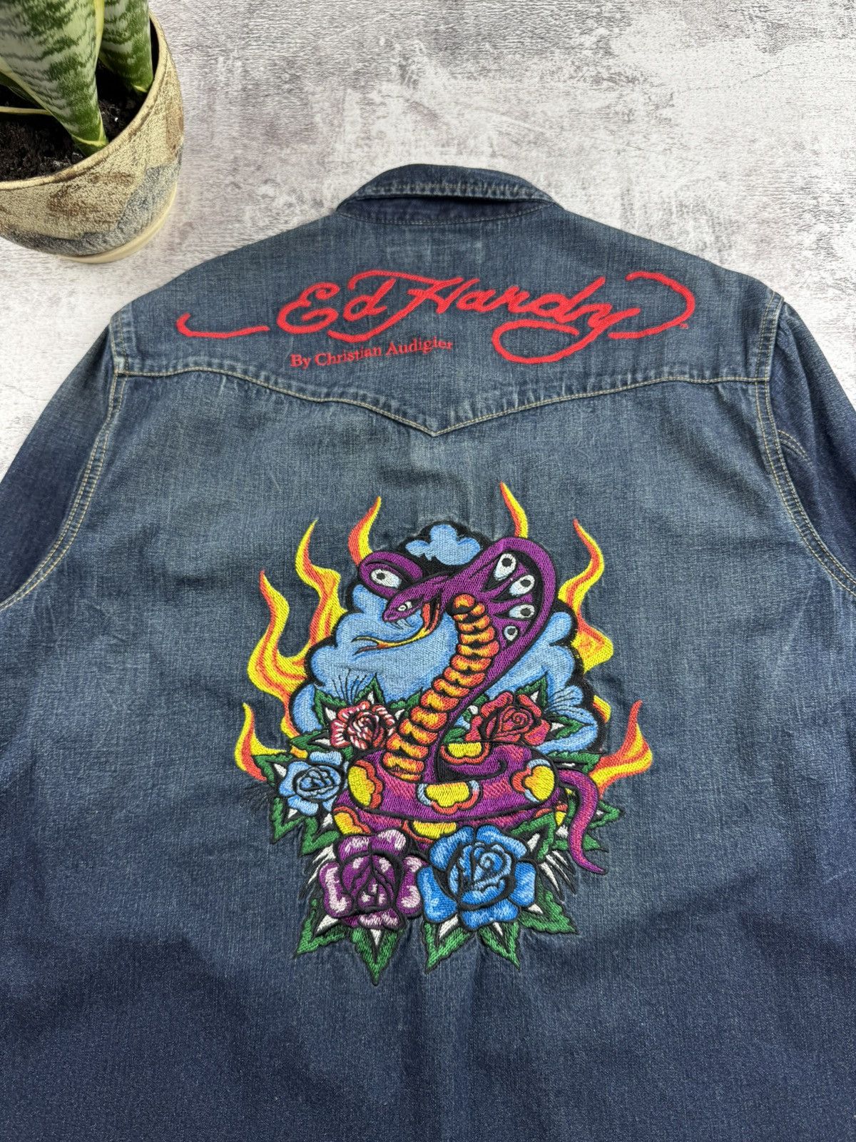 Ed Hardy Vintage Ed Hardy Dragon Y2K Denim Jeans Jacket Faded Shirt Size US XL / EU 56 / 4 - 9 Thumbnail