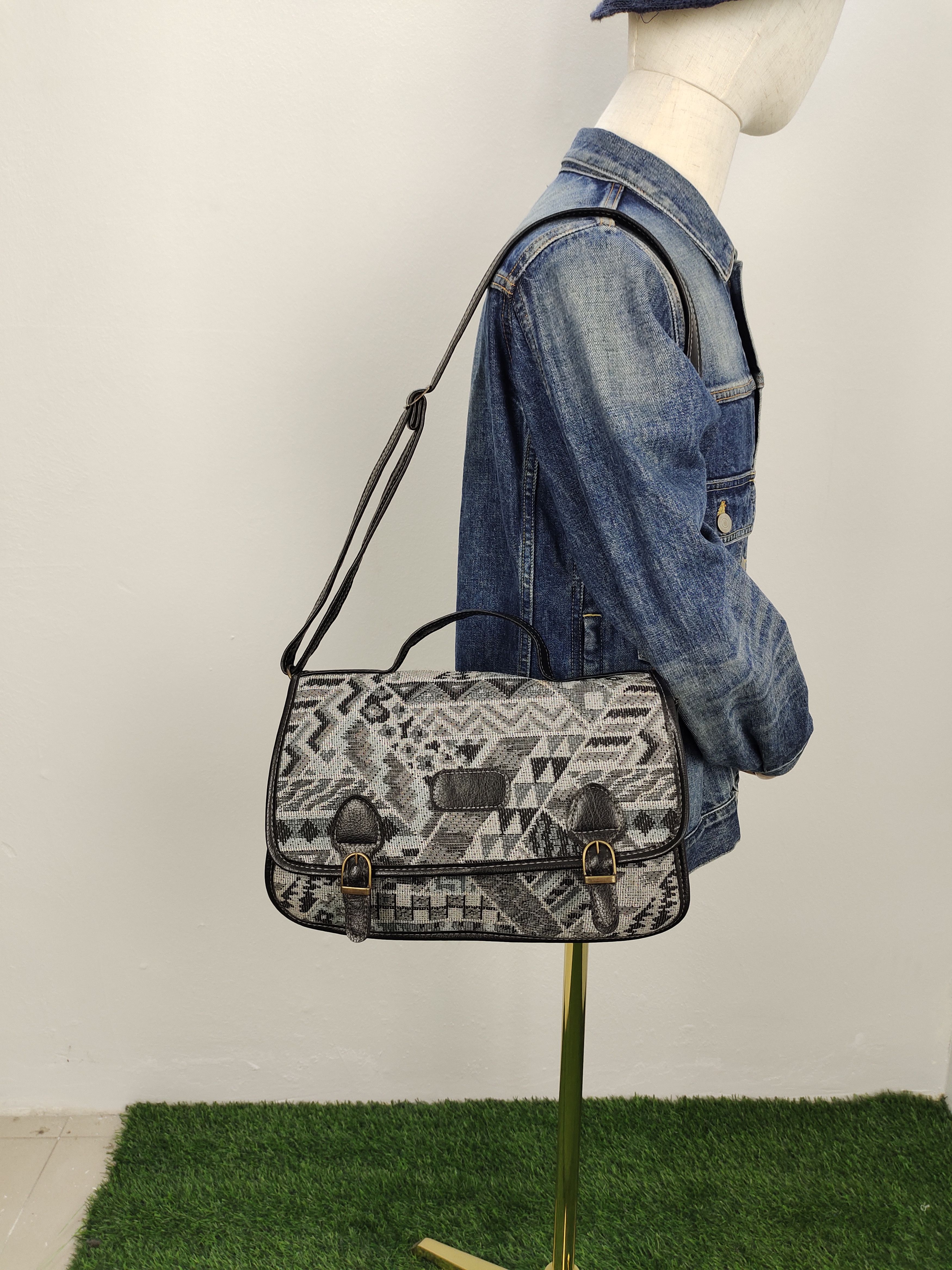 Hysteric Glamour Vintage Saxone Britain Native Embroidered Messenger Bag Size ONE SIZE - 2 Thumbnail