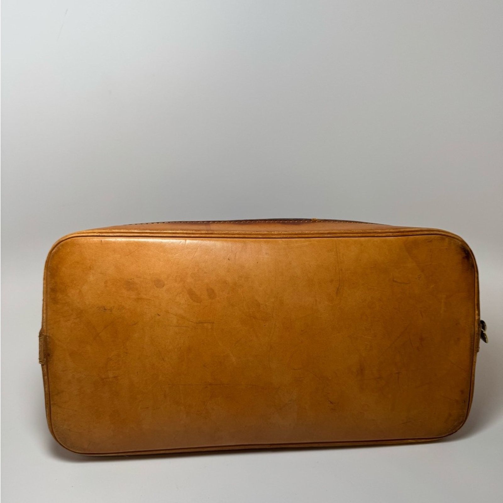 Louis Vuitton Louis Vuitton Alma MM Monogram Satchel Made In France Size ONE SIZE - 15 Thumbnail