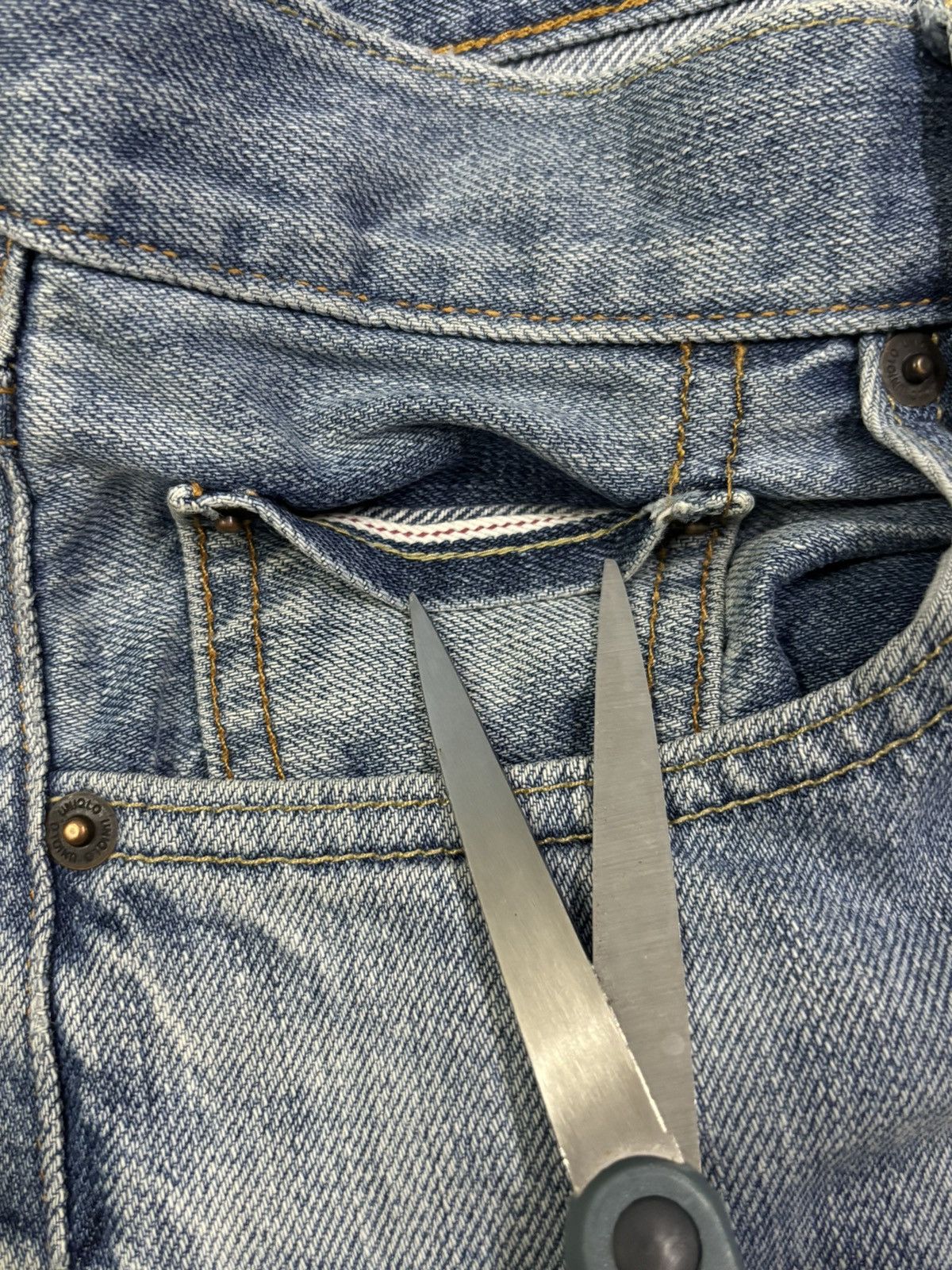 Uniqlo Vintage Uniqlo Selvedge Regular Straight Distressed Jeans Size US 32 / EU 48 - 7 Thumbnail