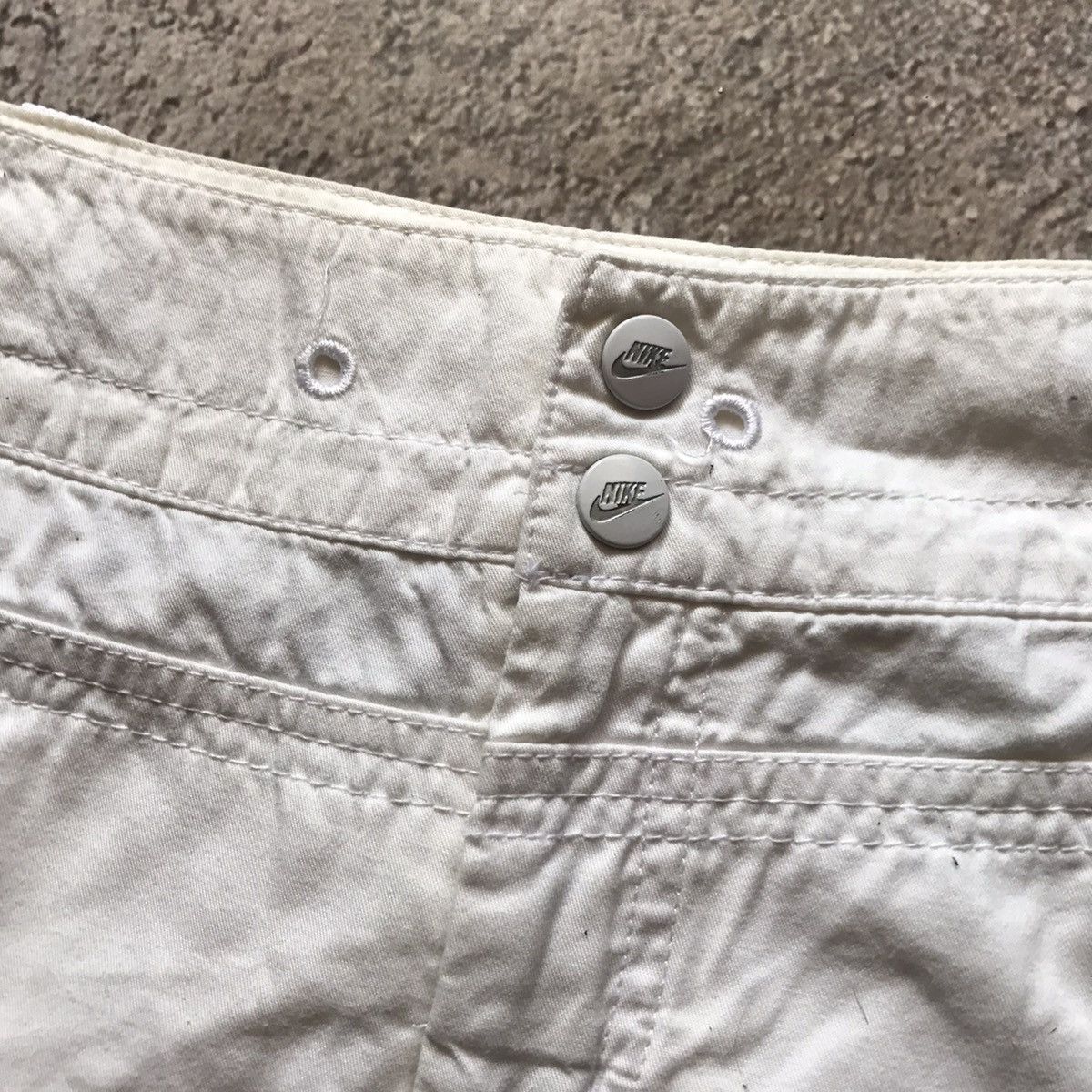 Vintage Vintage Y2K White Mini Skirt Cargo Pocket Streetwear Boxy 28 Size 28" / US 6 / IT 42 - 3 Thumbnail