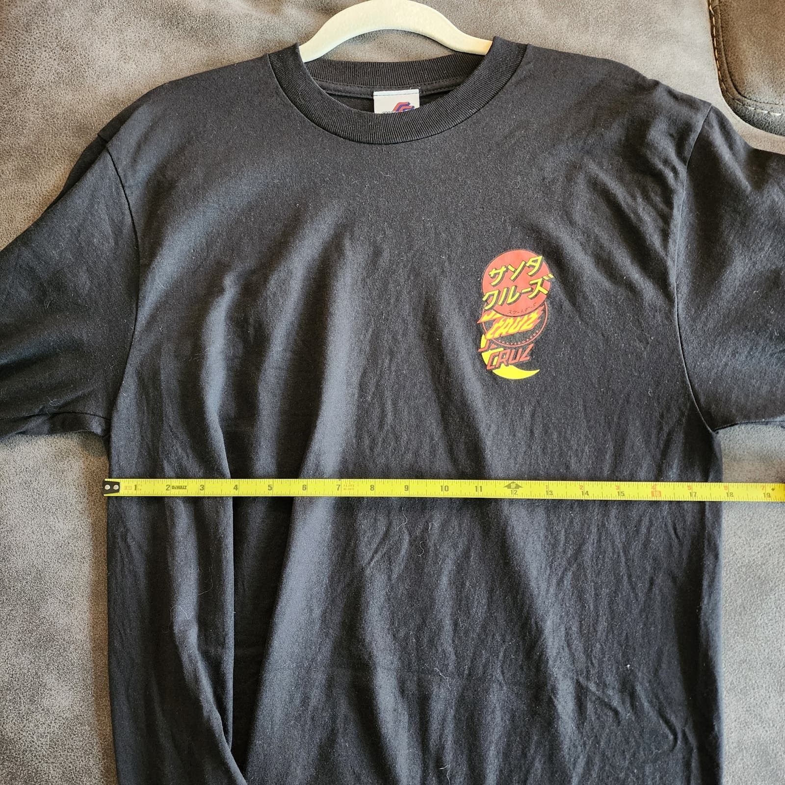 Santa Cruz Skateboards Santa Cruz Men's M Black Long Sleeve Classic Skate Shirt Size US M / EU 48-50 / 2 - 3 Thumbnail
