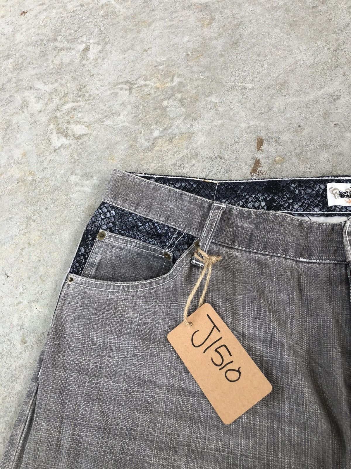 Karakuri Tamashii Karakuri Tamashii Embroidered Jeans Distressed Size US 38 / EU 54 - 16 Thumbnail