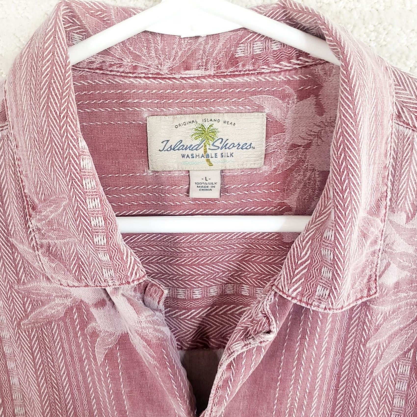 Vintage Island Shores Mens Silk Hawaiian Shirt Short Sleeve L Red Floral Button-Up Shirt Size US L / EU 52-54 / 3 - 5 Thumbnail