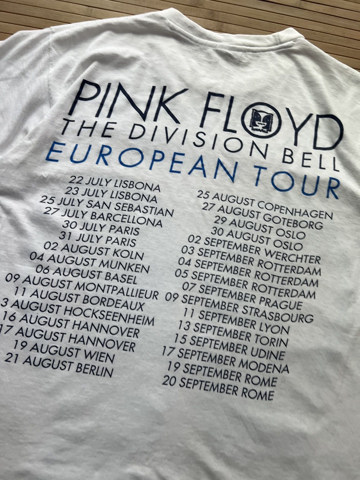 Vintage Pink Floyd the division Bell 90s Tshirt Size US L / EU 52-54 / 3 - 5 Thumbnail