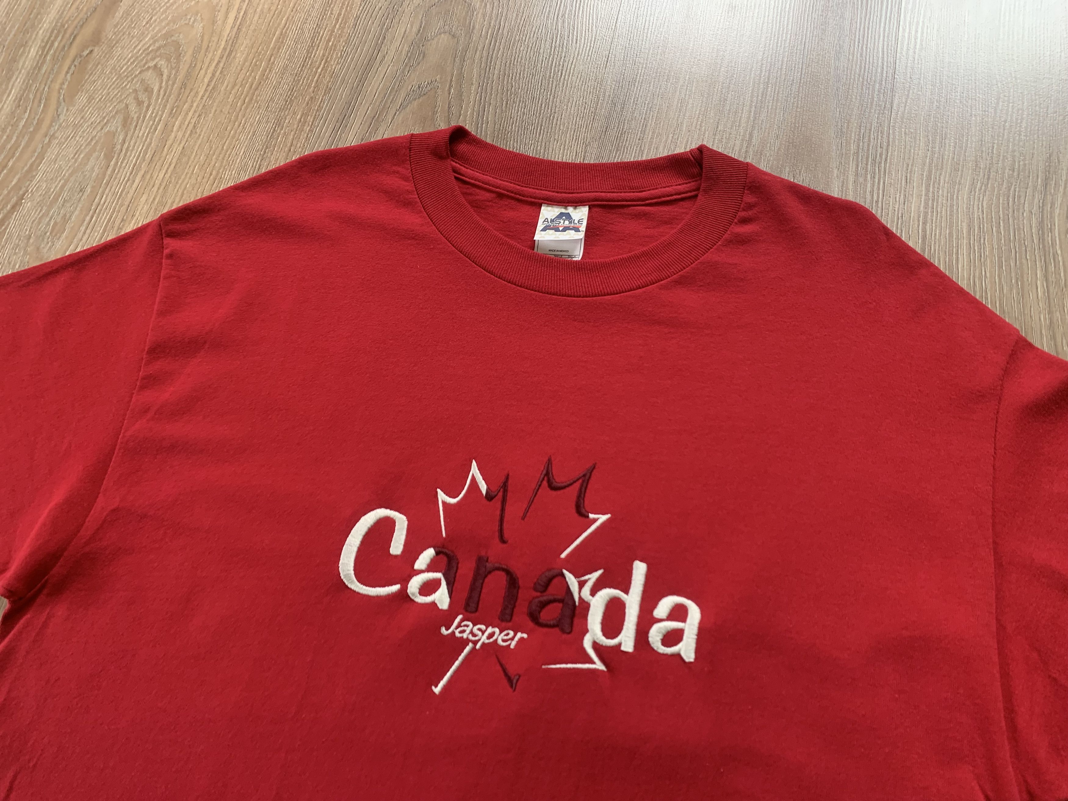 Alstyle Vintage Alstyle Canada Red Embroidered Maple Leaf T Shirt Size US L / EU 52-54 / 3 - 4 Thumbnail
