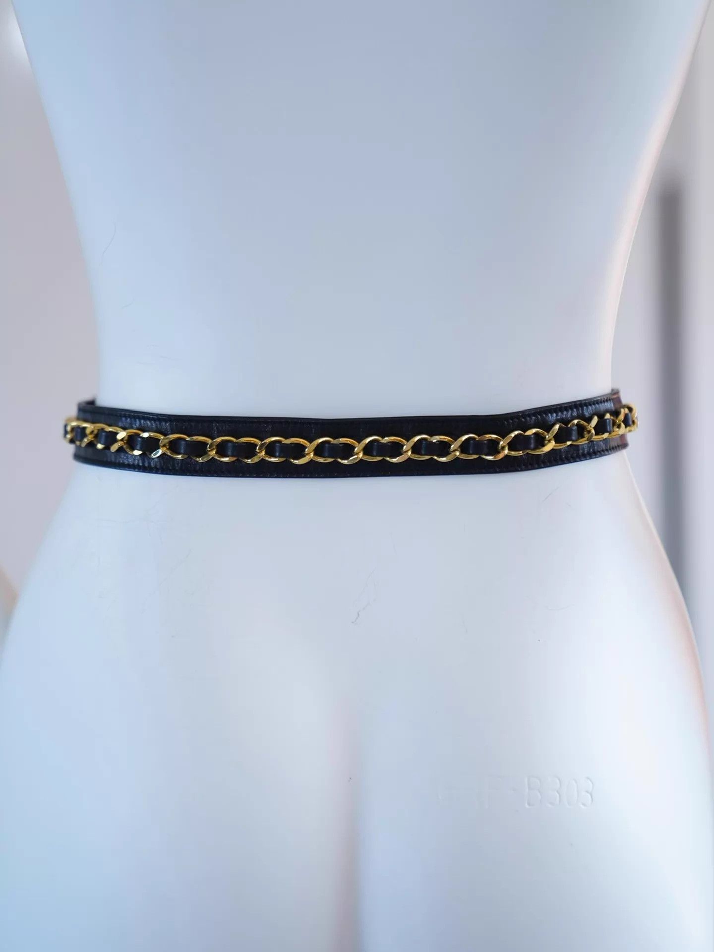 Chanel Chanel Vintage Black & Gold Leather Belt Size ONE SIZE - 4 Thumbnail