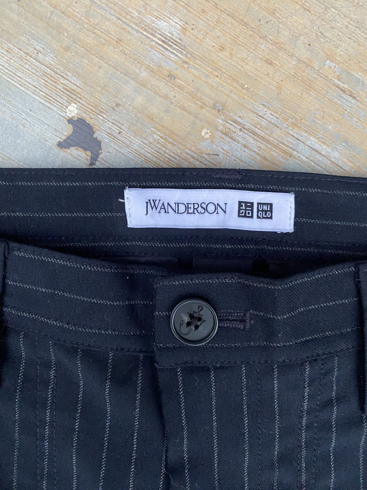 JW Anderson × Japanese Brand × Uniqlo Uniqlo X J.W.Anderson Pinstriped Trouser Pants Size 28" / US 6 / IT 42 - 8 Thumbnail