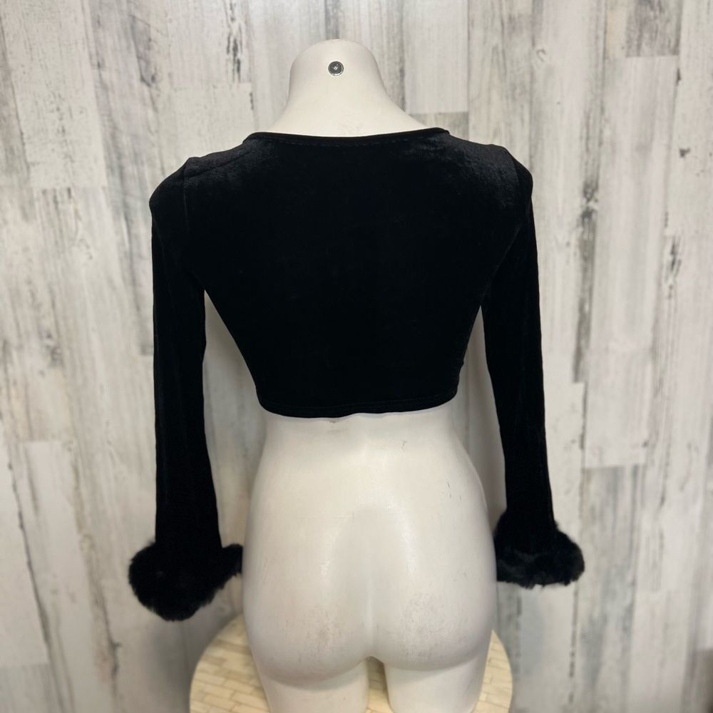 Other XS Black Velvet Zip Front Crop Top w/ Fur Cuff Sleeves | Lon Size XS / US 0-2 / IT 36-38 - 5 Thumbnail