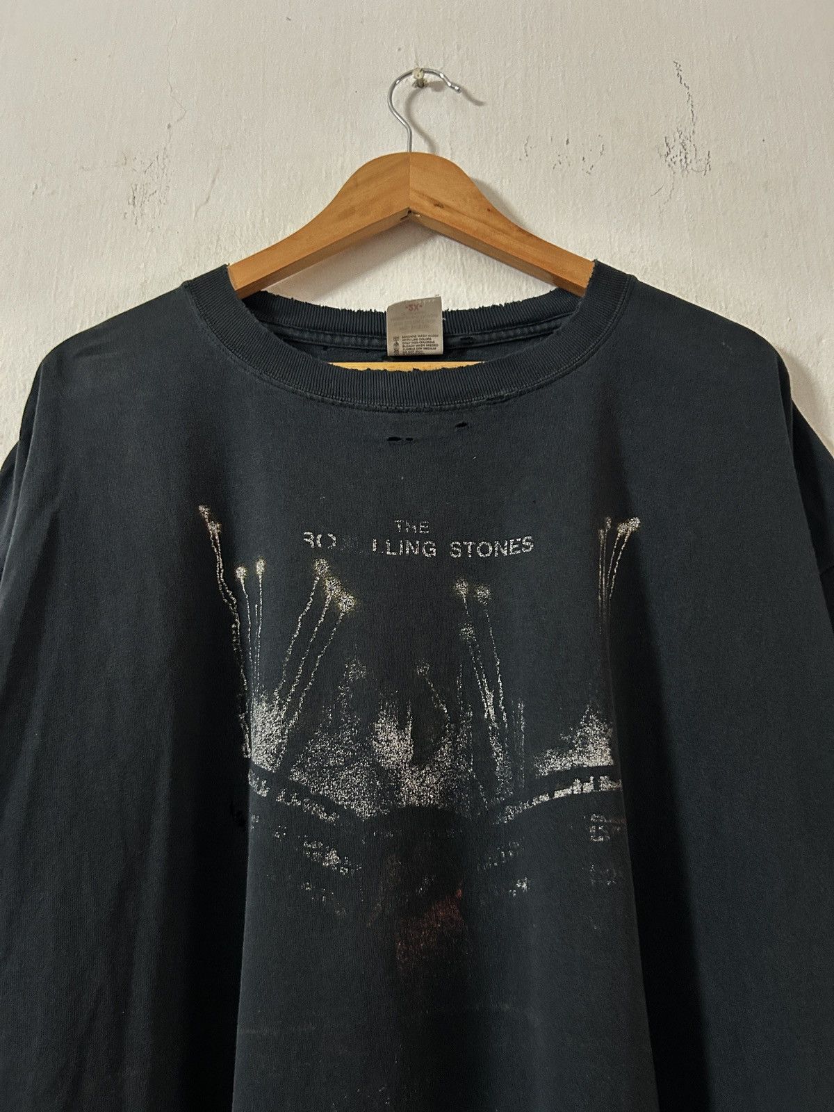 Band Tees Vintage 2000’s Rolling Stones Faded Distressed ERD style Size US XXL / EU 58 / 5 - 3 Thumbnail