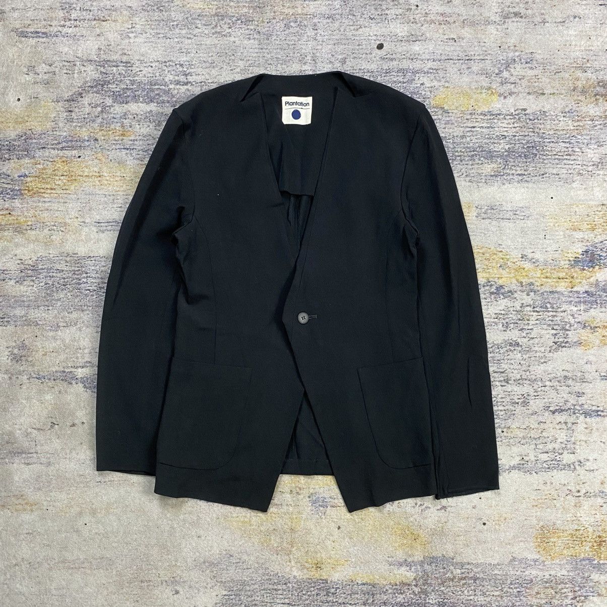 Plantation collarless blazer