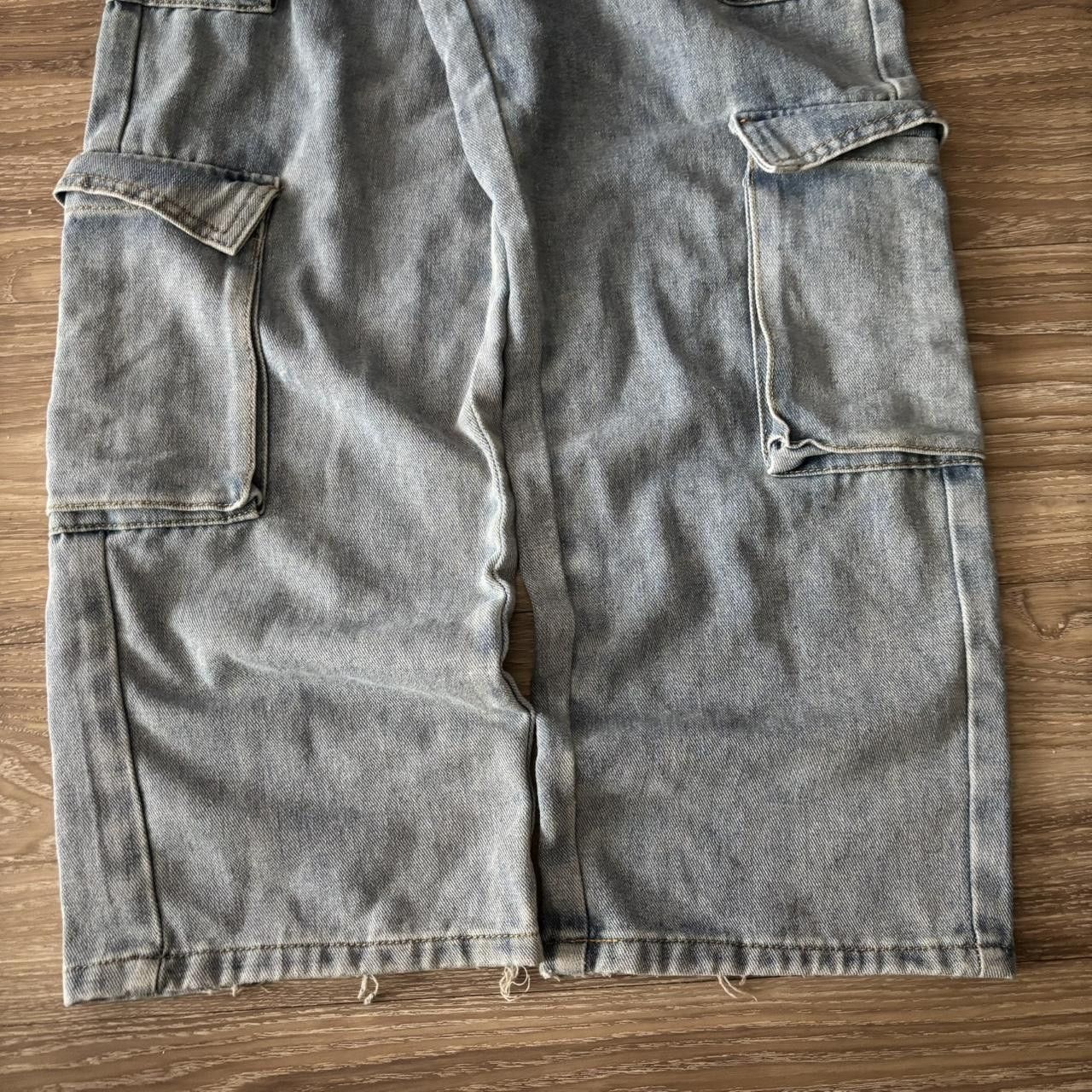 Vintage Crazy Vintage Y2K/2000s Light Wash Streetwear Cargo Denim Jeans! 27x28 Size US 27 - 6 Thumbnail
