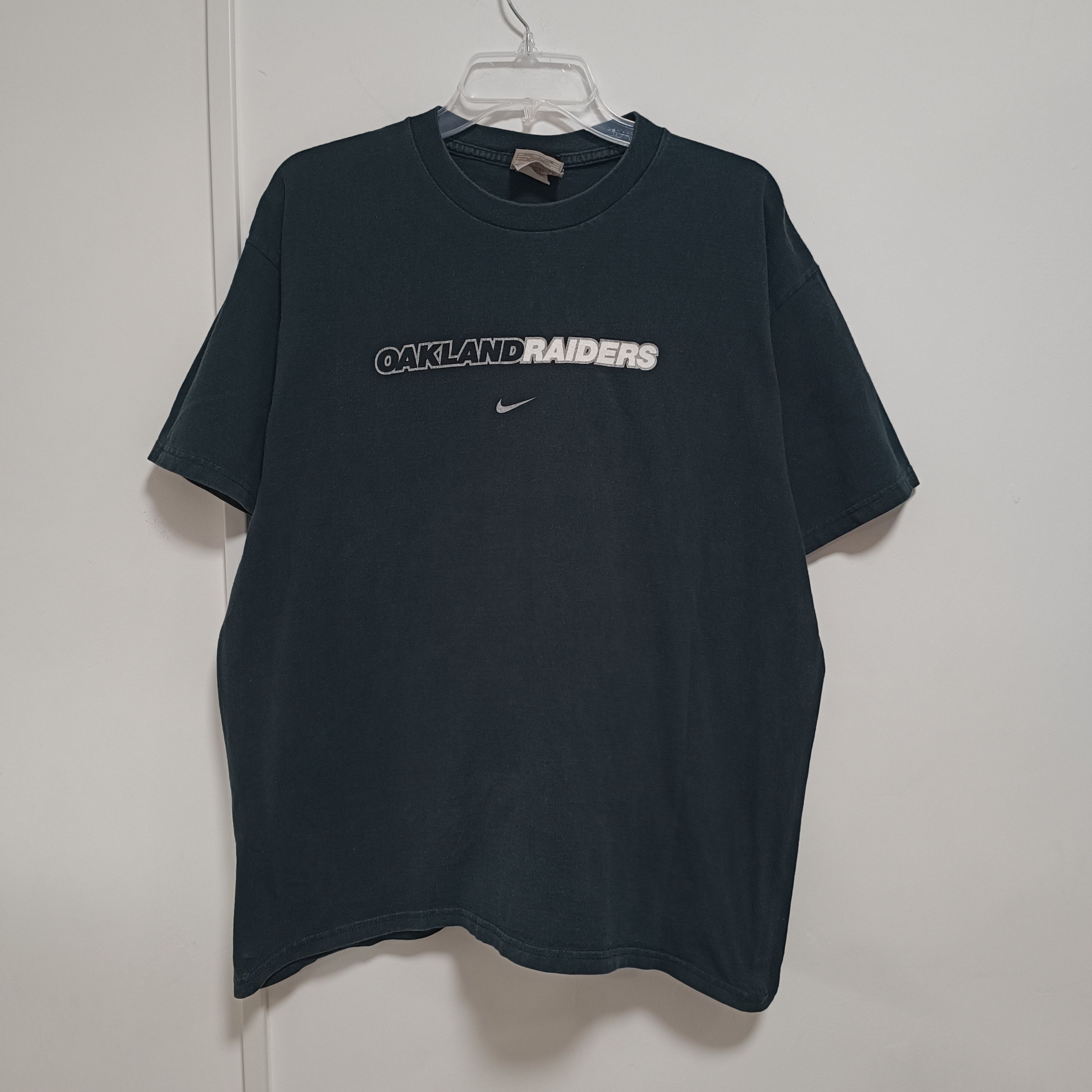 Vintage Nike vintage Raiders tee Size US L / EU 52-54 / 3 - 2 Thumbnail