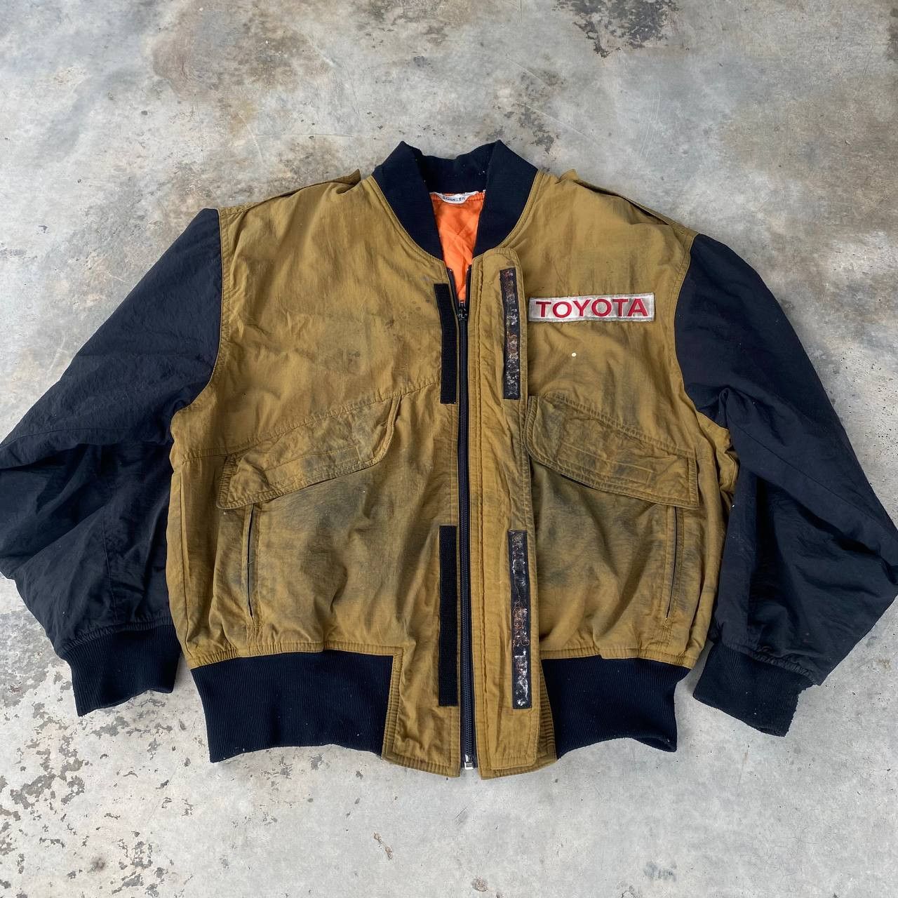 Vintage RARE VTG 90S TOYOTA JAPAN BOMBER JACKET DIRTY WORN DISTRESS Size US M / EU 48-50 / 2 - 11 Thumbnail