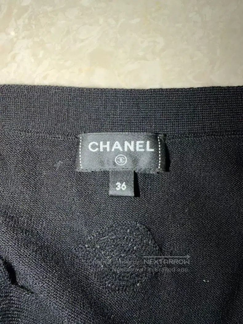 Chanel Chanel 23k camelia sweater off-shoulder sweater Size XS / US 0-2 / IT 36-38 - 3 Thumbnail