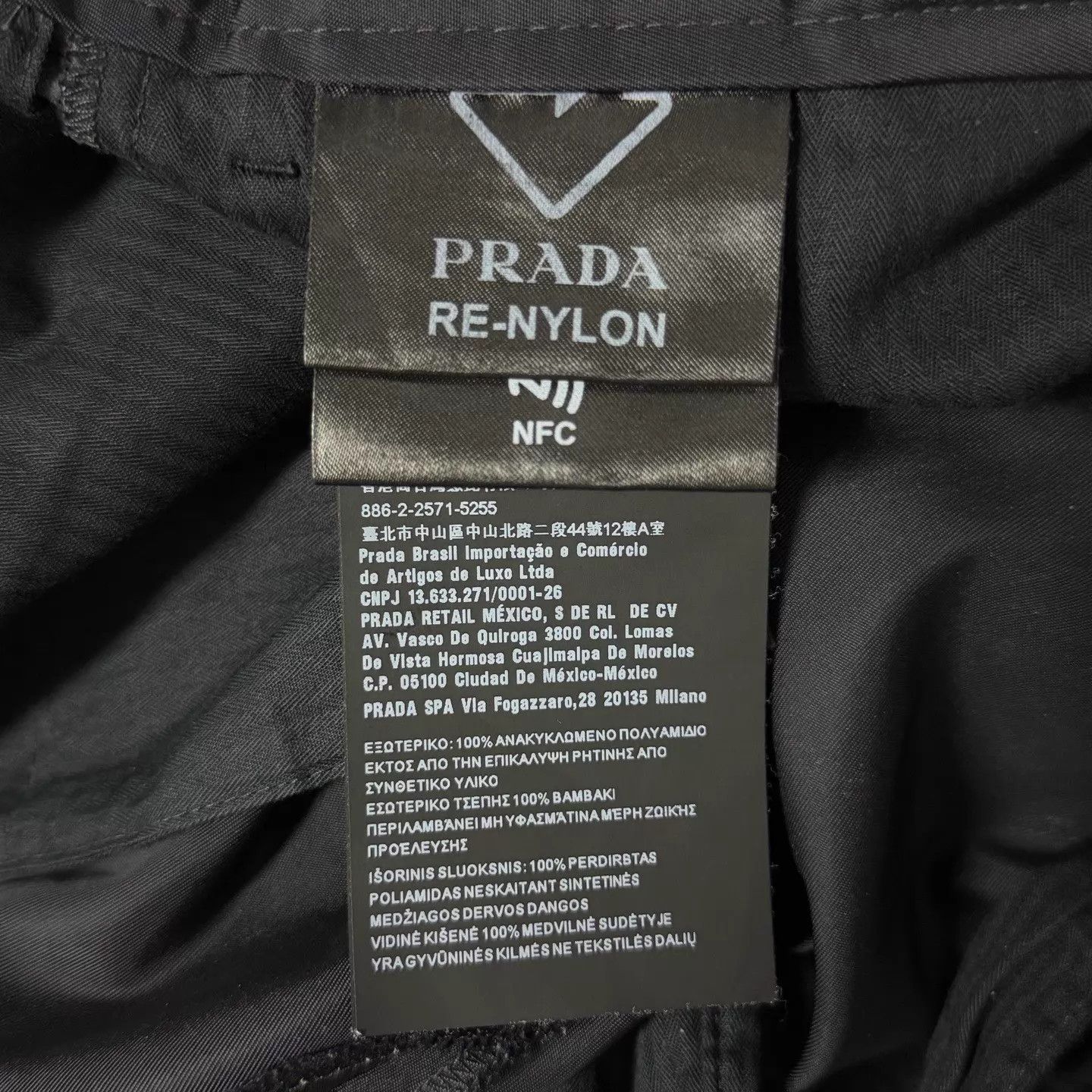 Prada Prada Re-Nylon Straight Black Triangle Logo Shorts 99 New 48 Size US 32 / EU 48 - 5 Thumbnail