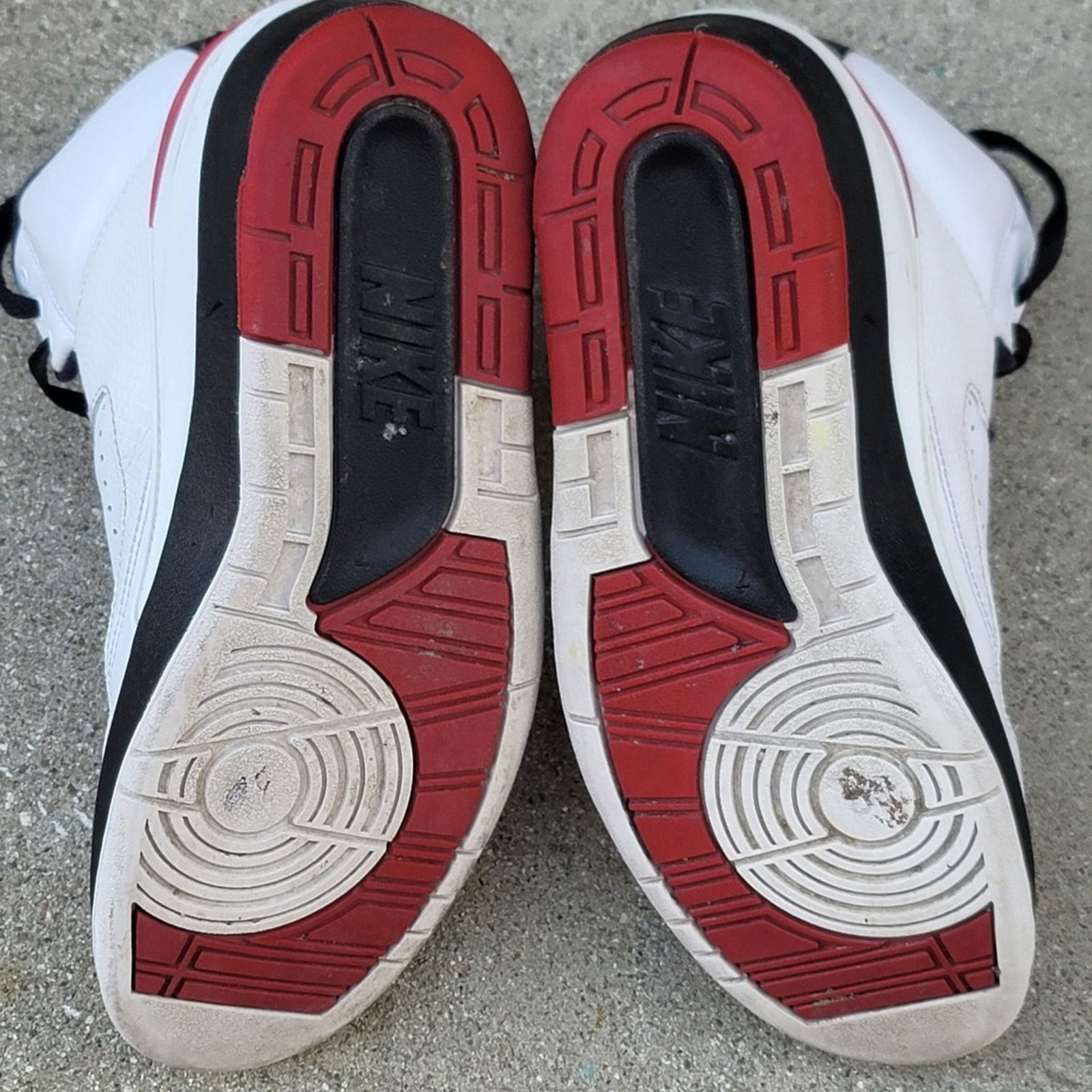Jordan Brand Nike Air Jordan 2 II Retro Chicago Shoes Size US 7 / EU 40 - 5 Thumbnail