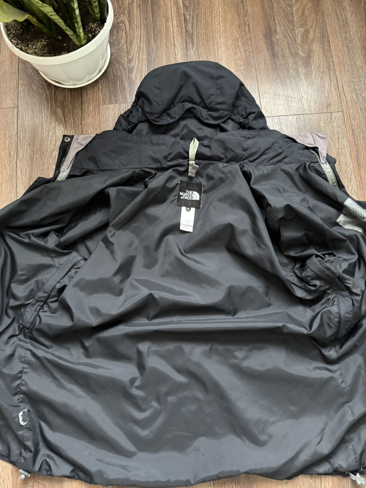 The North Face The North Face women’s XL rain lightweight jacket Size XL / US 12-14 / IT 48-50 - 16 Thumbnail