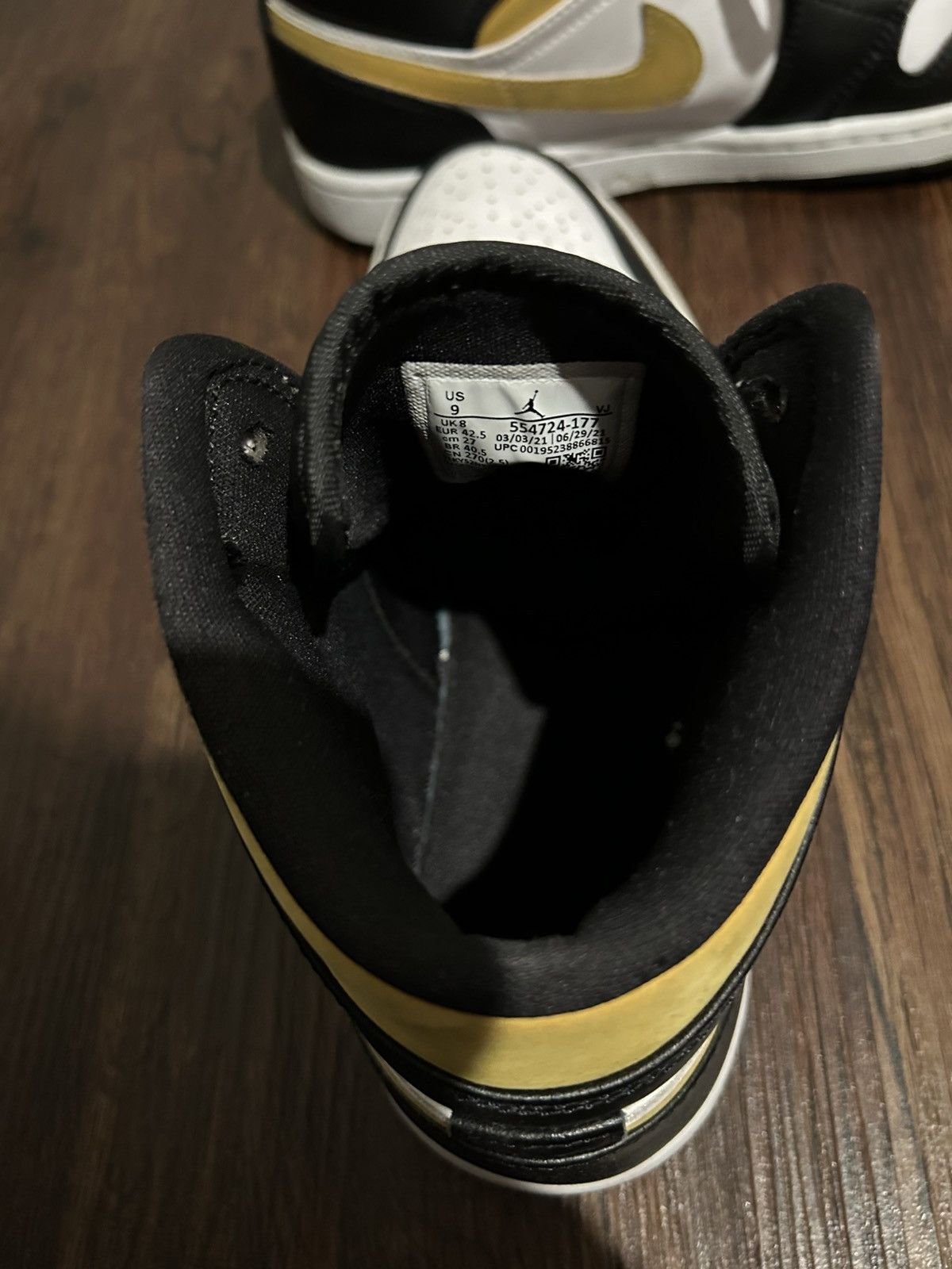 Jordan Brand air jordan w mid white pollen black Size US 8.5 / EU 41-42 - 2 Thumbnail