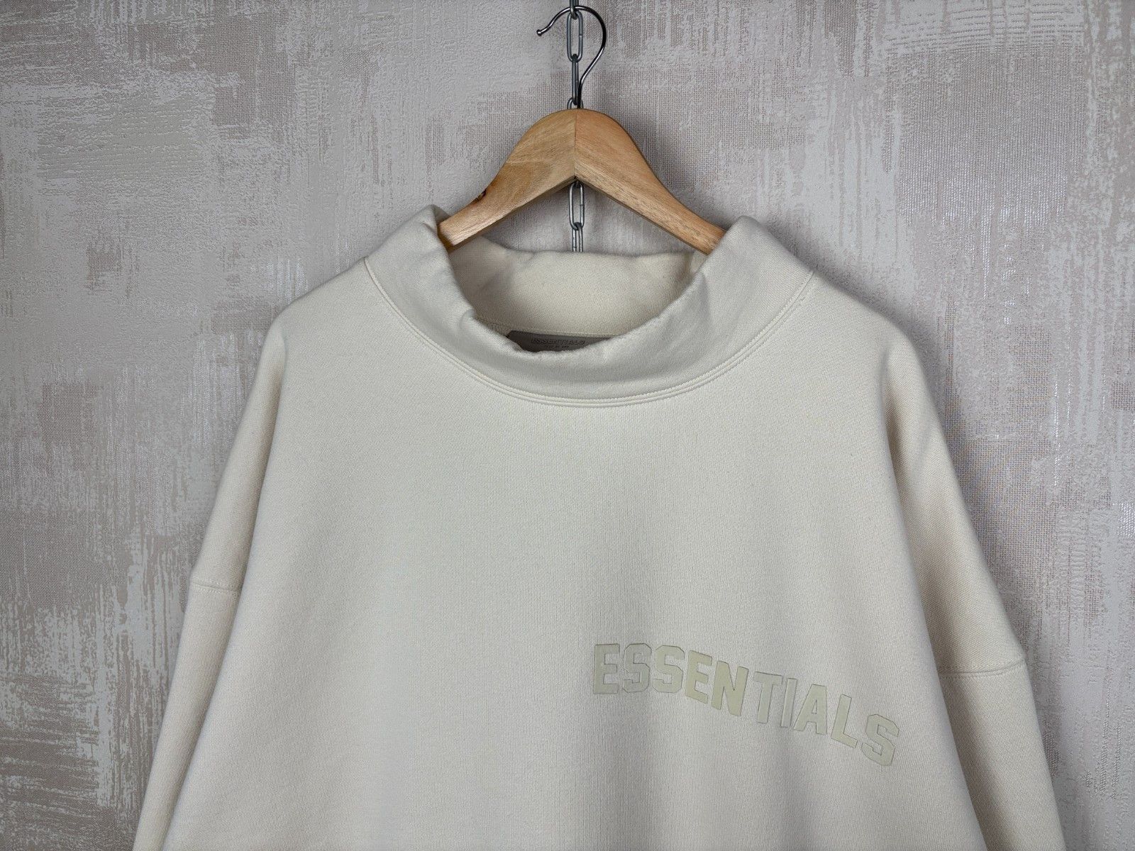 Essentials Essentials Fear of God Turtleneck Sweatshirt Cream Ivory Size US XXL / EU 58 / 5 - 3 Thumbnail