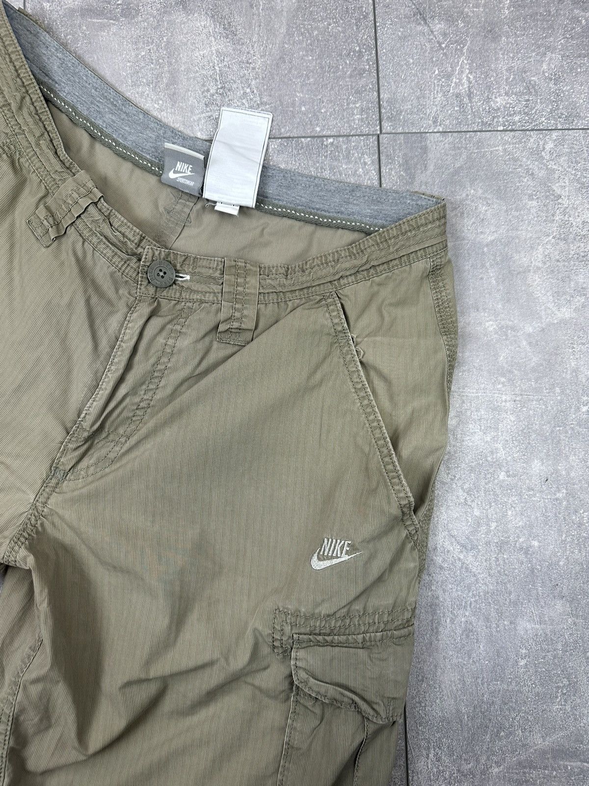 Nike Nike Vintage Cargo Shorts Y2K Size US 33 - 6 Thumbnail