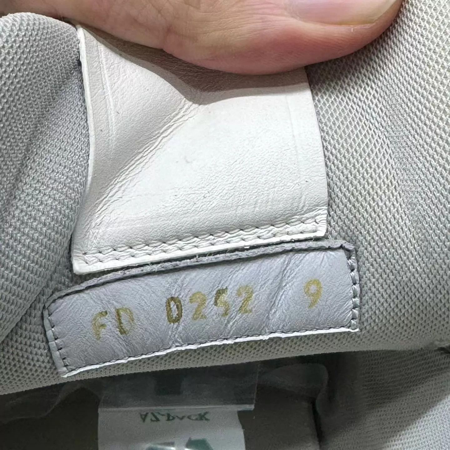 Louis Vuitton LV Trainer White Cement Size 43 Size US 10 / EU 43 - 6 Thumbnail