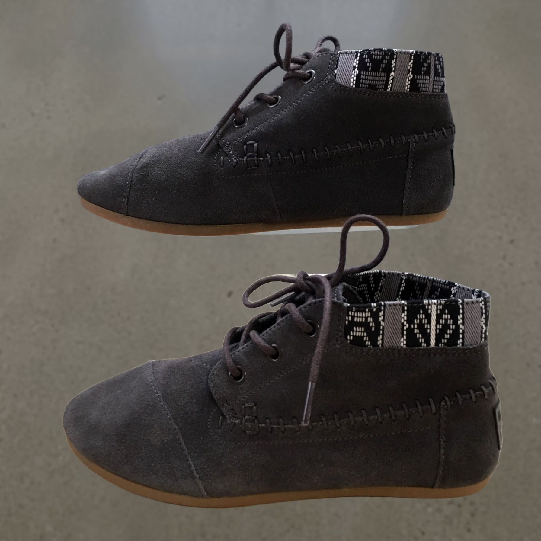 Toms Toms Boots Womens 6 Ankle Booties Gray Suede Casual Lace Up Almond Toe Flat Shoes Boots Female 6 Gray Suede Casual Lace Up Almond Toe Flat Size US 6 / IT 36 - 1 Thumbnail