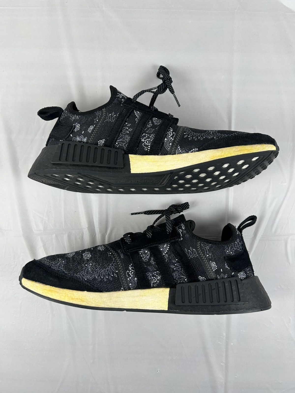 Adidas × Neighborhood adidas NMD R1 Neighborhood Paisley Black Shoe GY4157 Size 12 Size US 12 / EU 45 - 2 Thumbnail