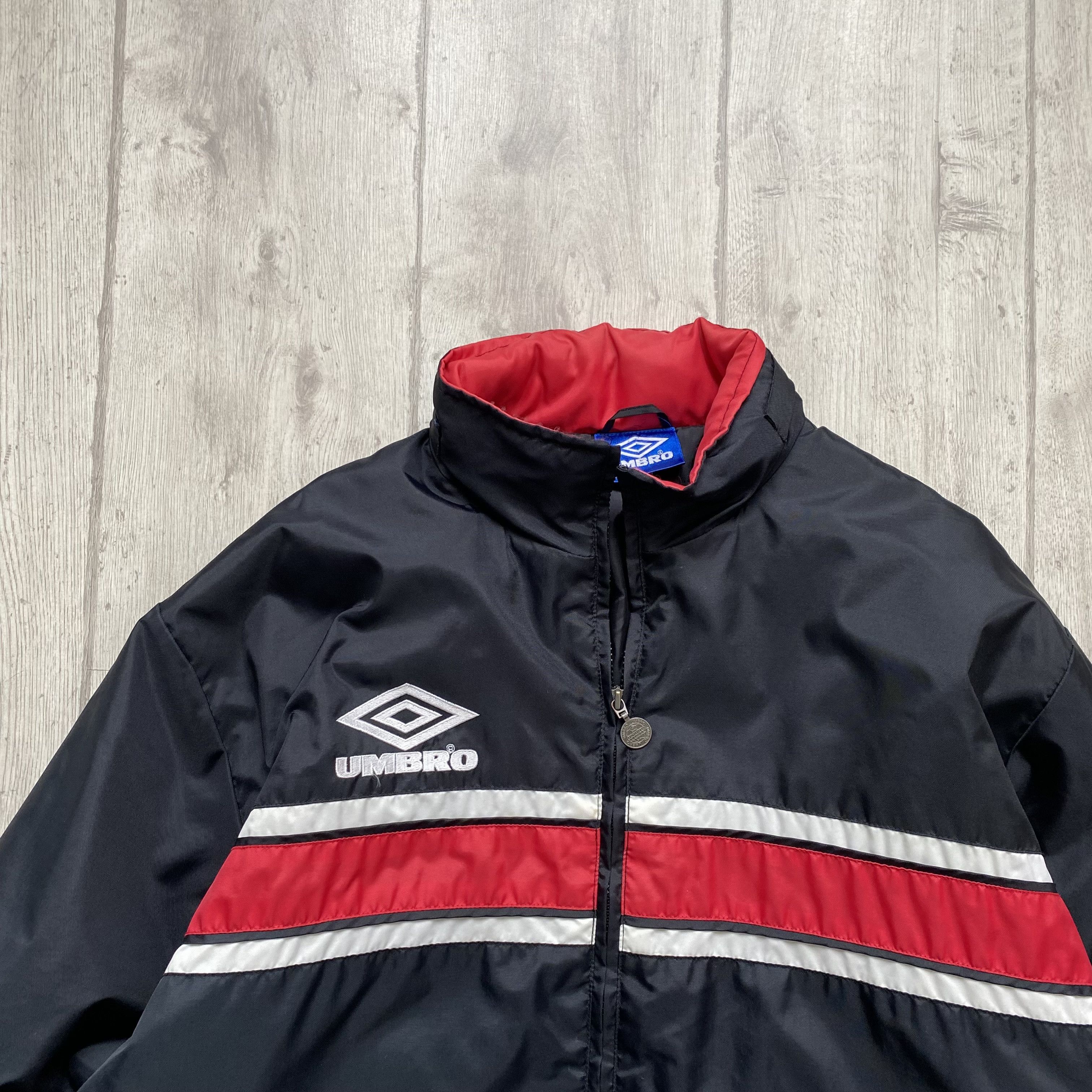 Umbro Vintage 90s Umbro Nylon Jacket Puffer Manchester soccer team Size US L / EU 52-54 / 3 - 3 Thumbnail