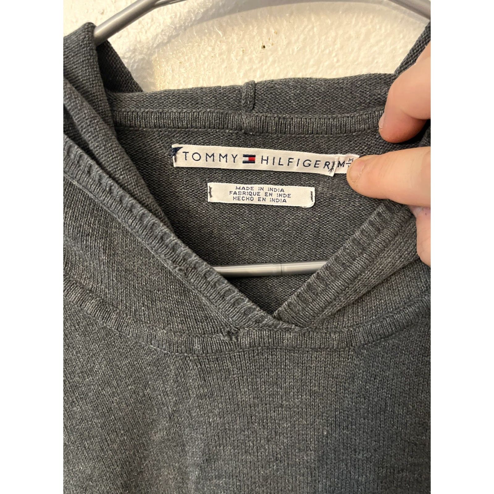 Tommy Hilfiger VINTAGE Tommy Hilfiger Hoodie Mens 90s Gray Medium Sweatshirt Pullover Solid 90s Theme Size US M / EU 48-50 / 2 - 3 Thumbnail