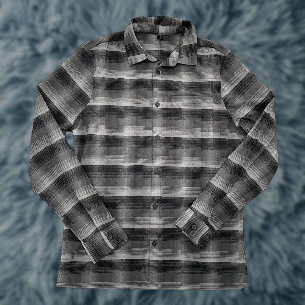 Lululemon VINTAGE Lululemon Masons Peak Flannel Shirt Adult Small Gray Plaid Button Up Men Size US S / EU 44-46 / 1 - 1 Thumbnail