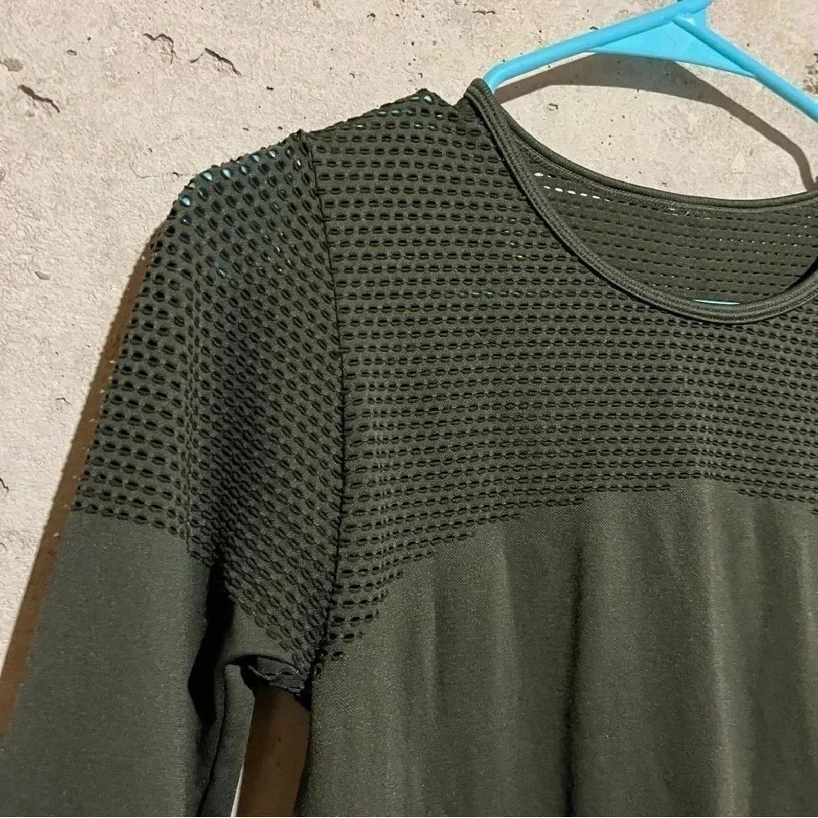 Fabletics Fabletics Musetta long sleeve top compression Sz Medium Size M / US 6-8 / IT 42-44 - 3 Thumbnail