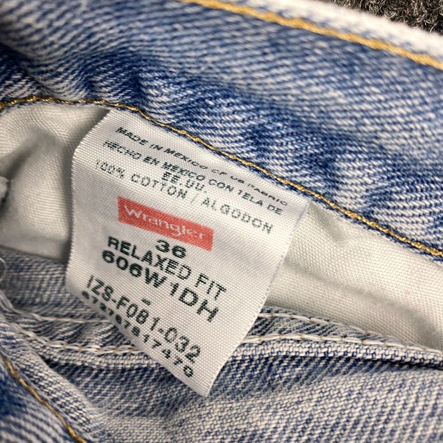 Wrangler VINTAGE Wrangler Jorts Jeans Denim Shorts Men 36 Light Blue Distressed 90s Y2K Bermuda Baggy 5-Pocket Denim Casual Vintage Mens Wrangler Jorts Size US 36 / EU 52 - 4 Thumbnail