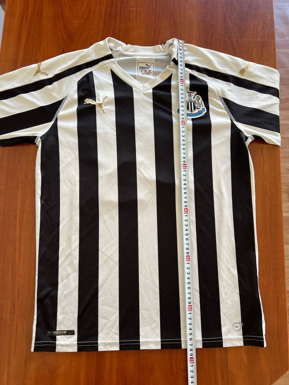 Puma 2018/19 NEWCASTLE UNITED #12 HOME SOCCER FOOTBALL JERSEY M Size US M / EU 48-50 / 2 - 19 Thumbnail