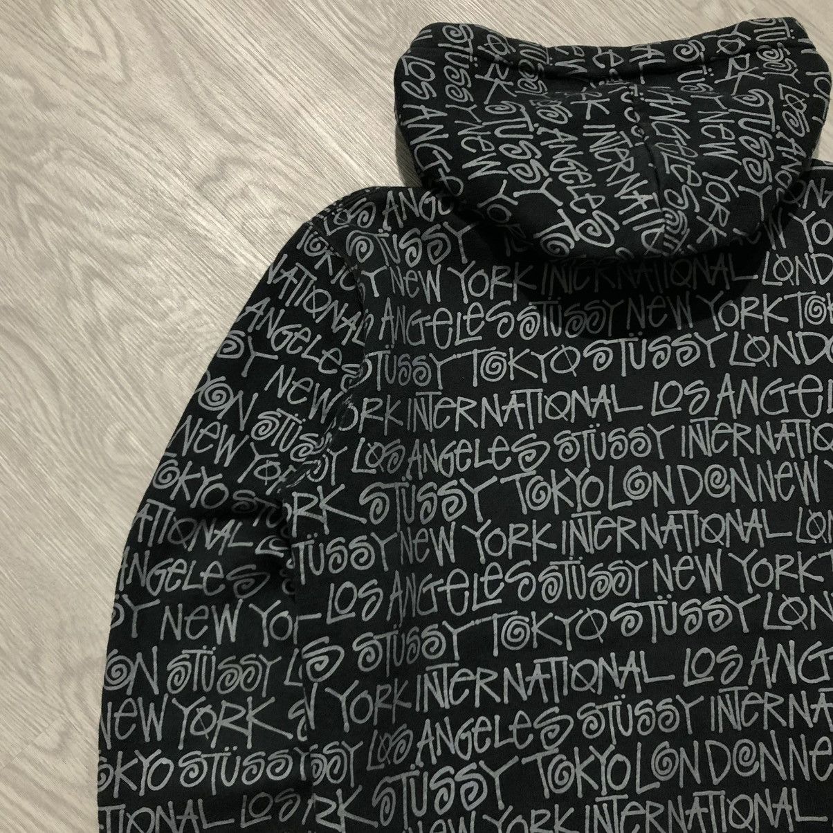 Stussy 2000s Stussy World Tour Monogram Logo Pull Over Hoodie Black Size US L / EU 52-54 / 3 - 11 Thumbnail